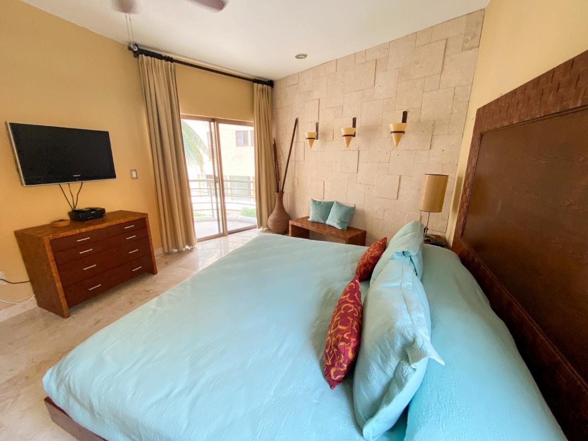 101 Corto Maltes ,3 Bedroom Ocean View Apartamento *