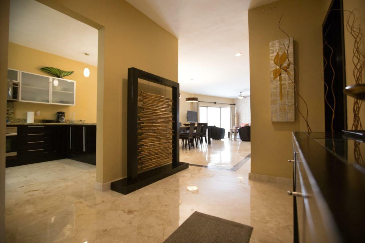 101 Corto Maltes ,3 Bedroom Ocean View Apartamento