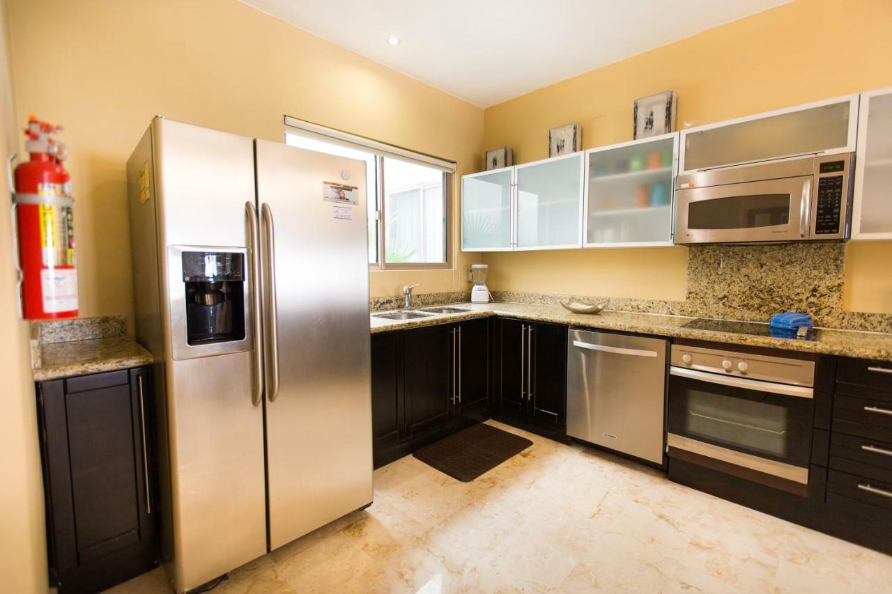 101 Corto Maltes ,3 Bedroom Ocean View Apartamento *